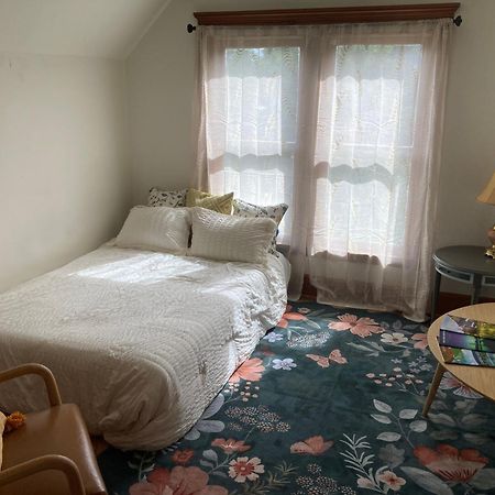 Victorian Guest Getaway-20Mins To Glacier National Park-10Mins To Airport! Columbia Falls Extérieur photo