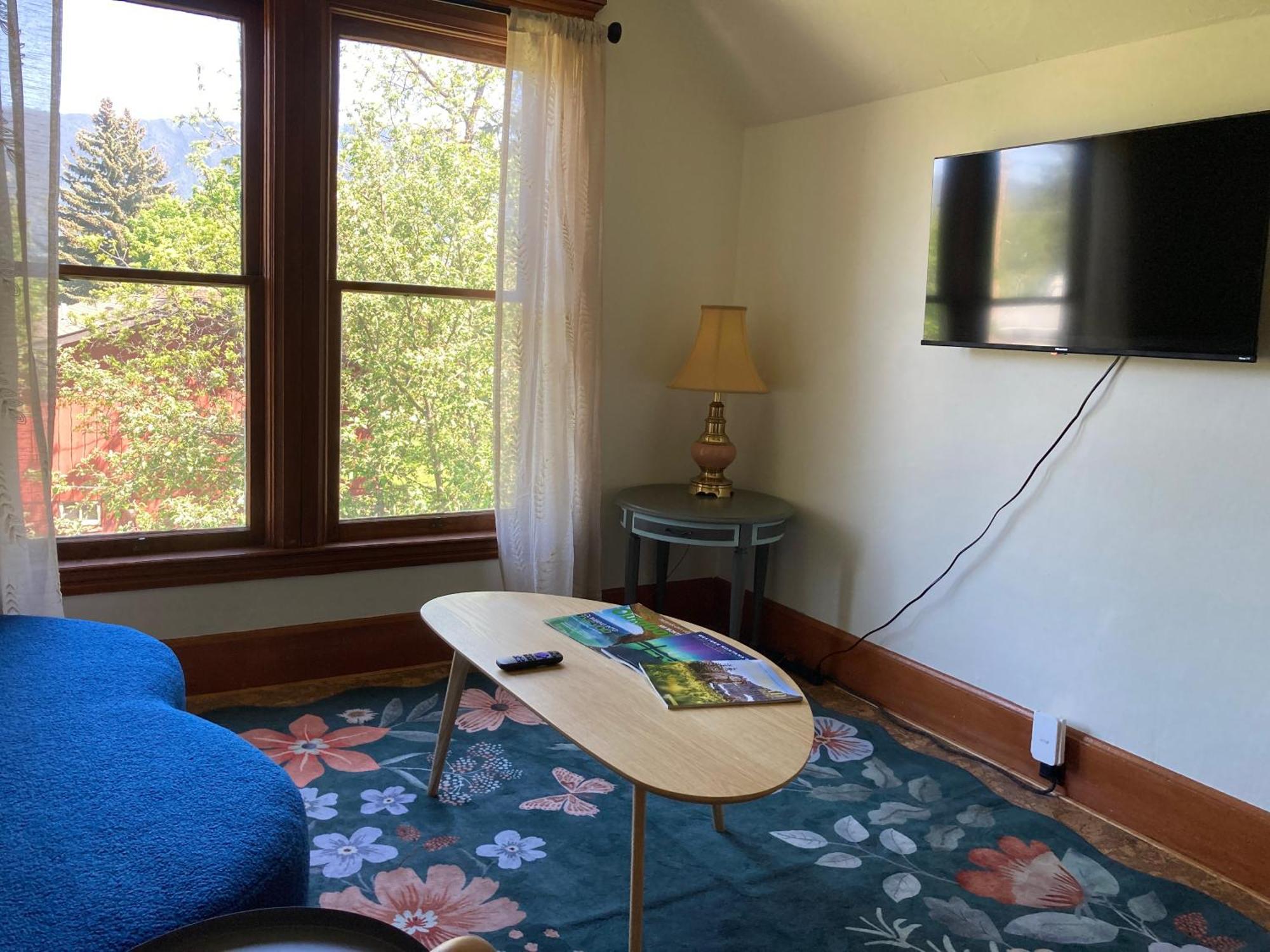 Victorian Guest Getaway-20Mins To Glacier National Park-10Mins To Airport! Columbia Falls Extérieur photo